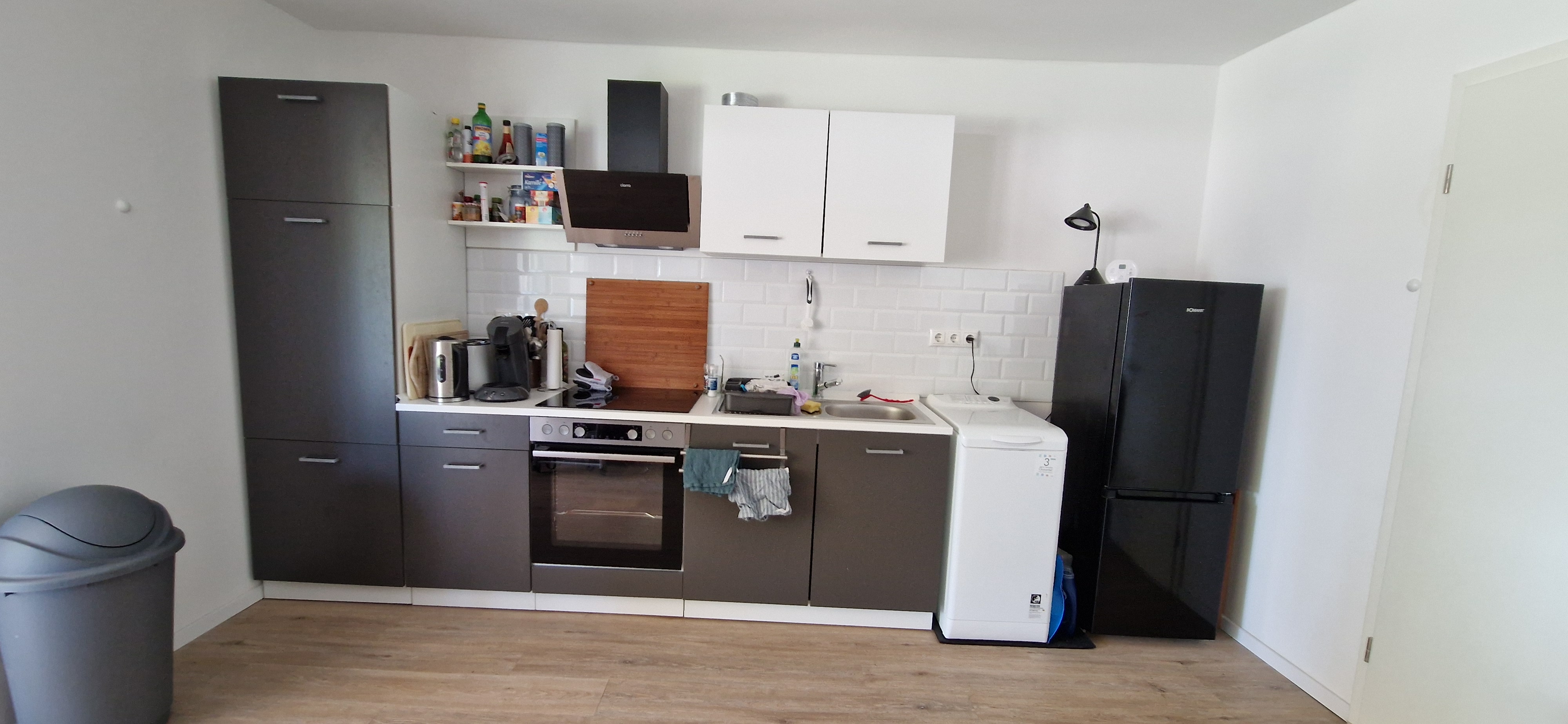 Küche mit Arbeitsfläche