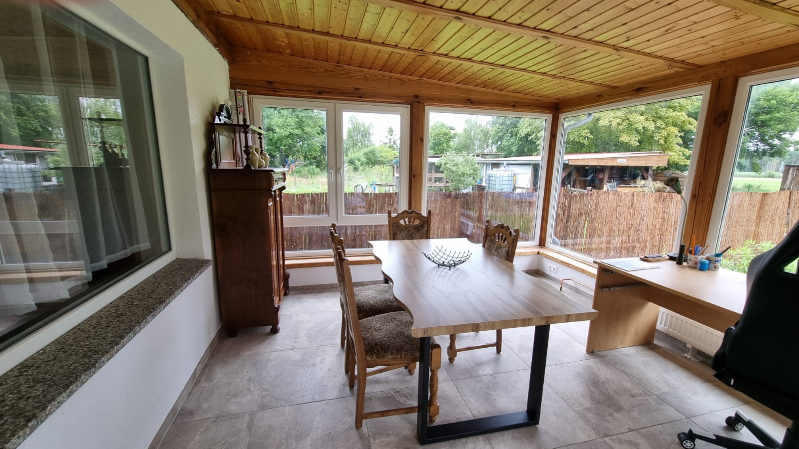 Wintergarten mit Blick ins Grüne